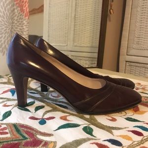 Ferragamo heels.  Classic!